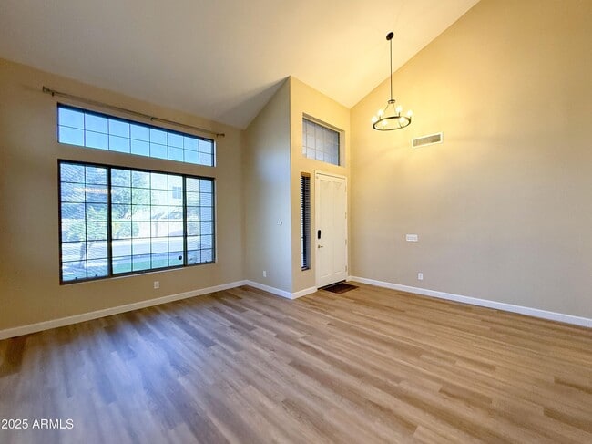 Photo - 1432 S Apache Dr