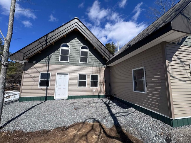 Building Photo - Meadow Woods Unit 2