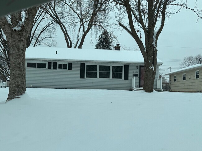 Building Photo - 2698 Shrewsbury Rd