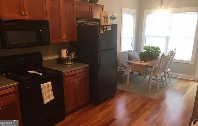 Photo - 2060 Lakeside Dr