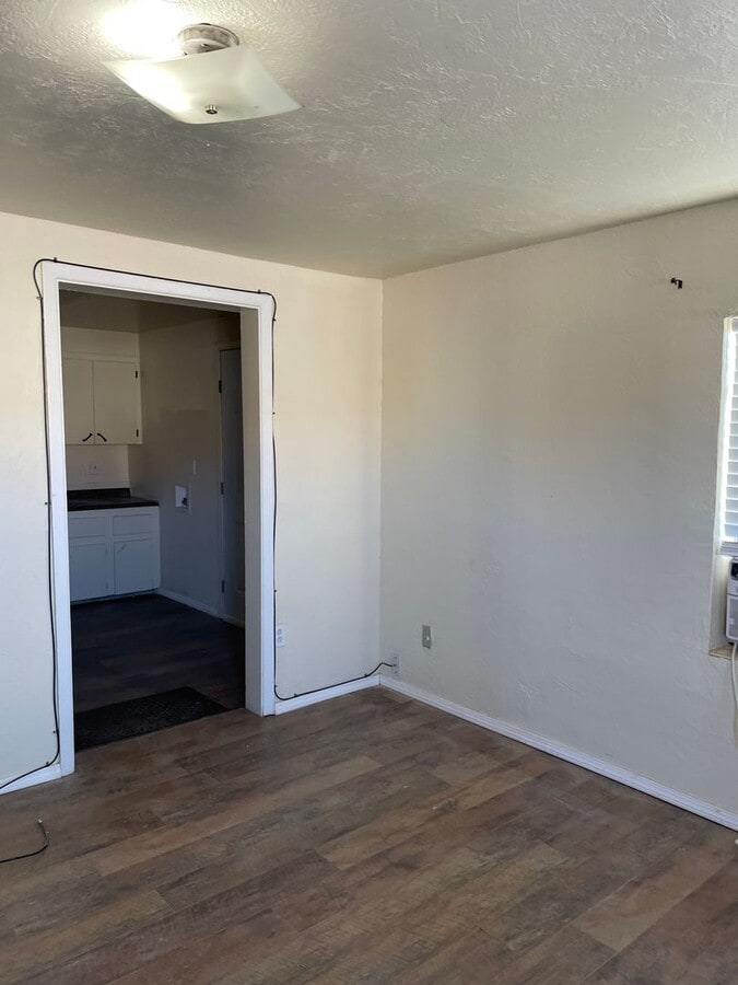 Nice two bed, one bath unit! - Nice two bed, one bath unit! House