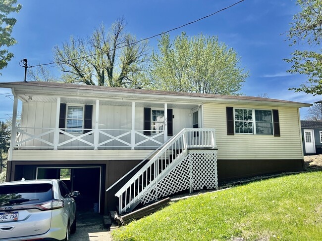 Building Photo - 736 Dayton St