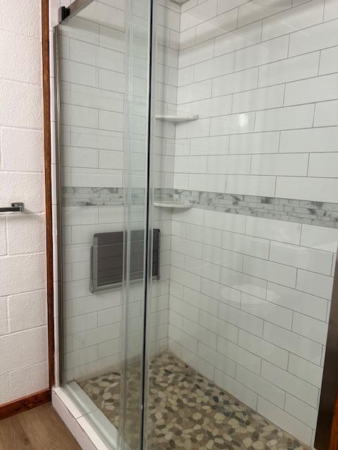 Photo - 633 N Commercial St