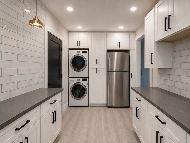 7556 Byron Pl Unidad South
