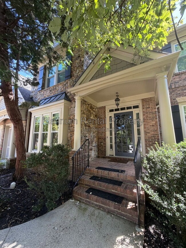 8015 Wakehurst Pl