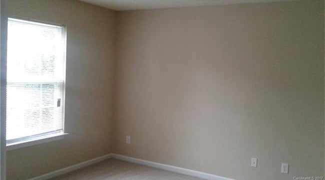 Photo - 1138 Stonehenge Ln