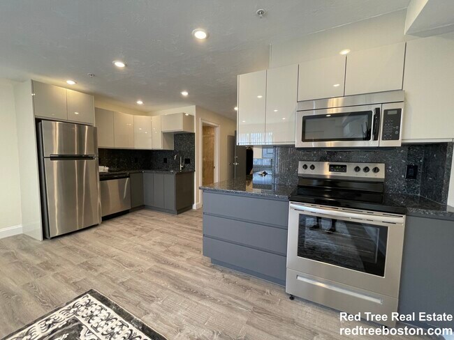 1028 Commonwealth Ave Unit 206