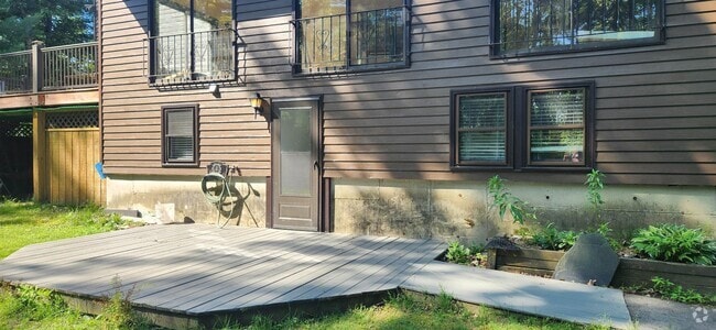 Building Photo - 62 Hovey Rd Rental