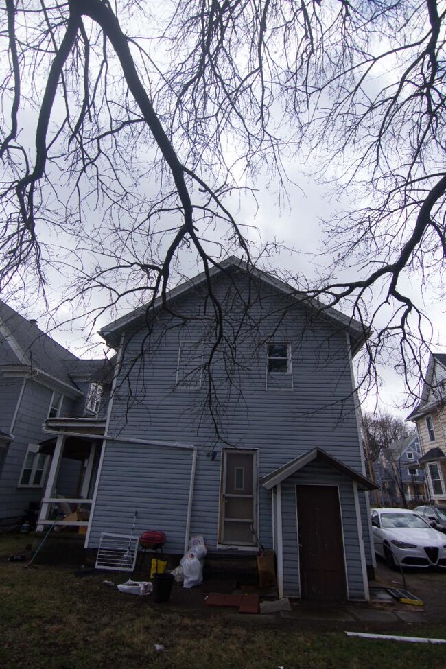 Building Photo - 543 E Buchtel Ave Rental