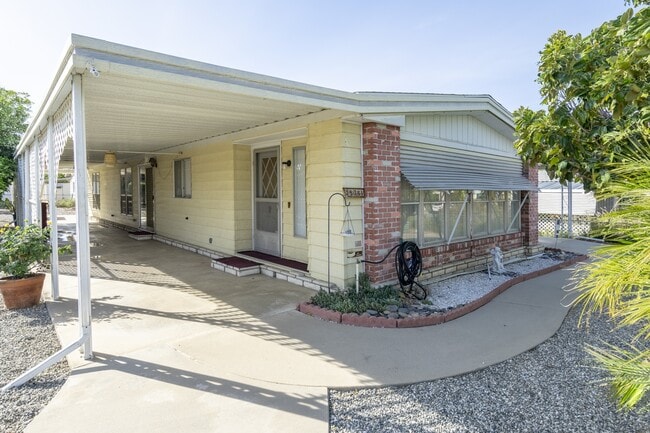 Photo - 25361 De Waide Ave