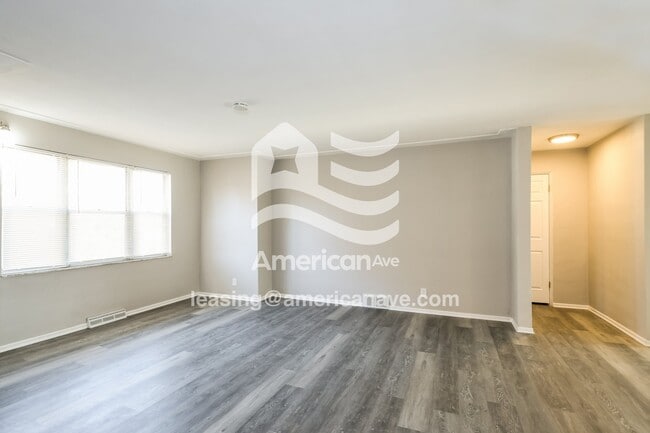 Photo - 630 W Adams St