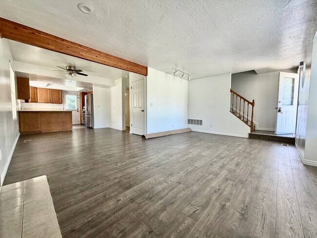 Photo - 1091-1099 Shepard Ln