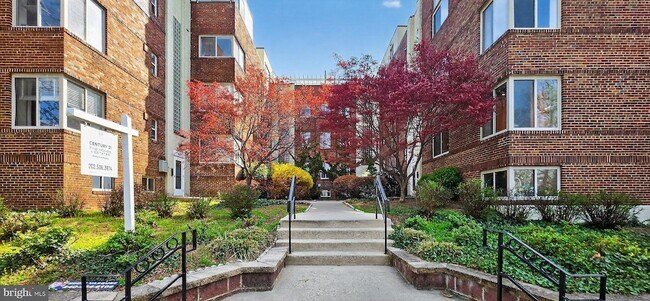 Building Photo - 5405 9th St NW Unit 306