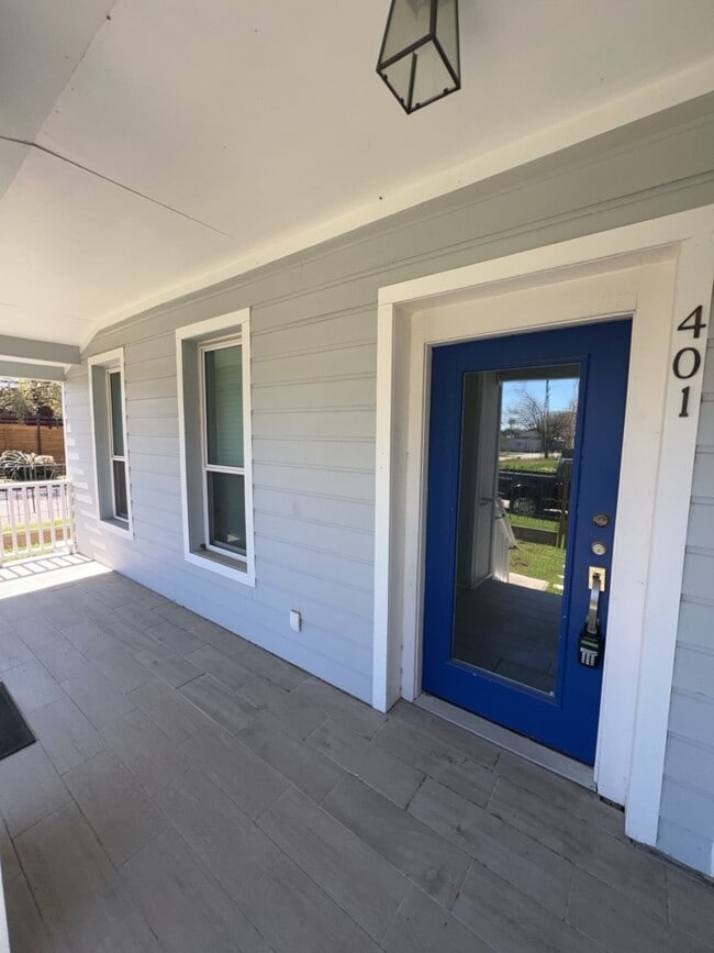 Photo - 401 Walton St