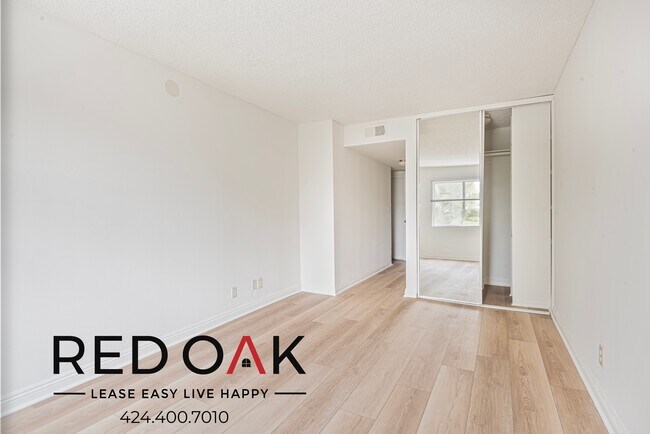 Photo - 130 1/2 S Alexandria -205 Unidad 205