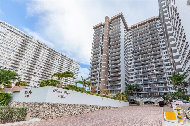 Building Photo - 2030 S Ocean Dr Unit 1826 Rental