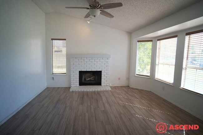Photo - Cute Home in Southwest Bakersfield!