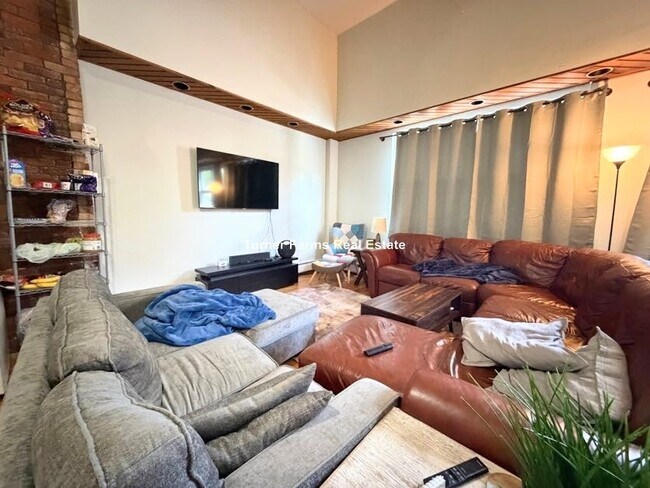 Photo - 106 Central St
