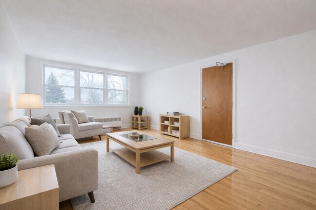 141-149 Borden Ave N