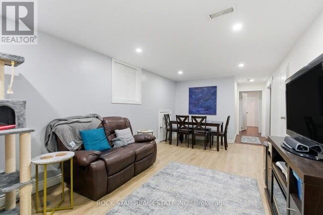 Photo - 111 Britten Close