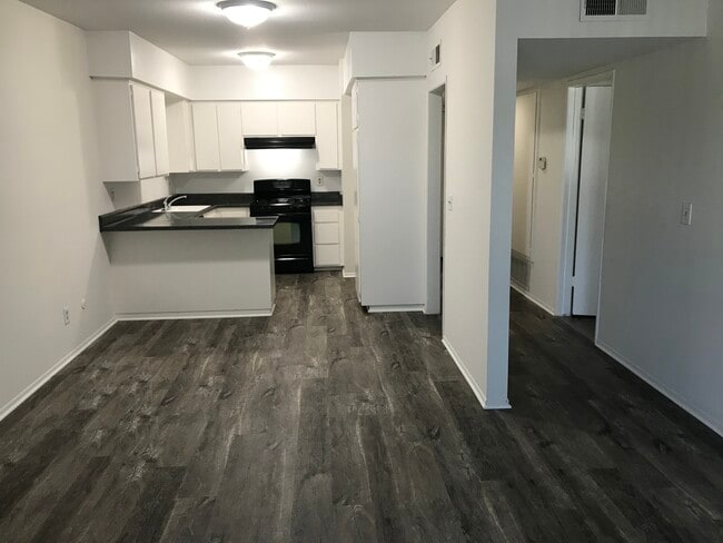 Photo - 2409 W 227th