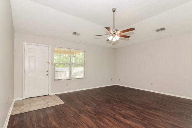 Photo - 3946 Keynon Dr