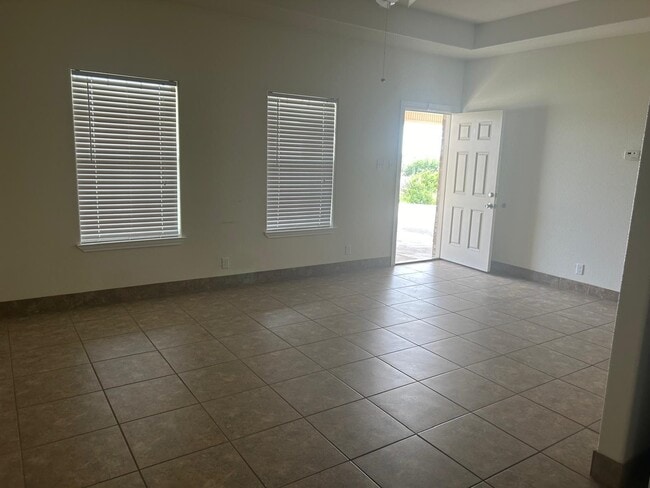 Photo - 317 Don Martin Dr