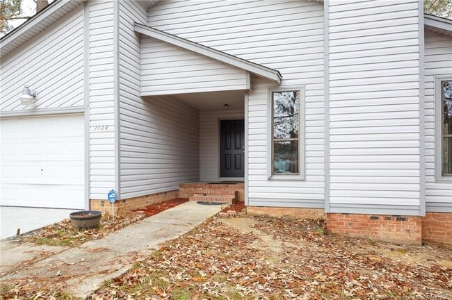 Photo - 7128 Old Castle Dr