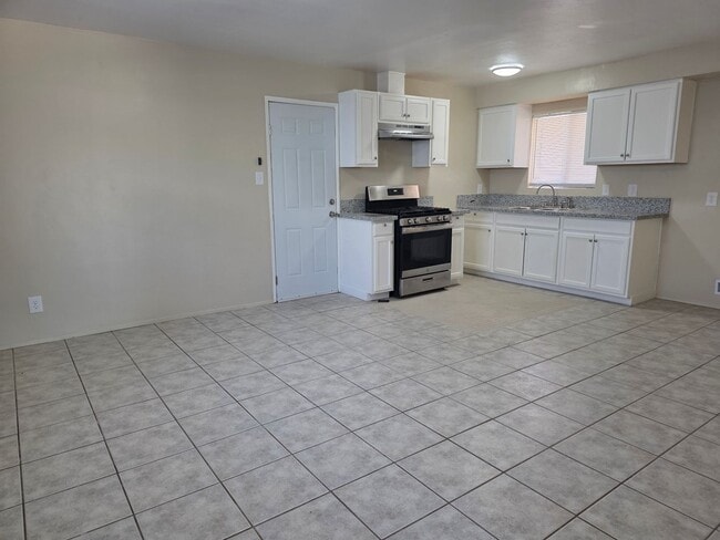 Photo - 2805 Cambria Ave