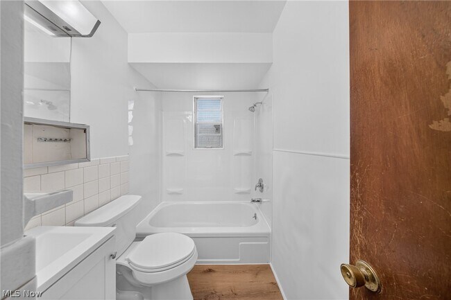 Photo - 1095 St Michaels Ave