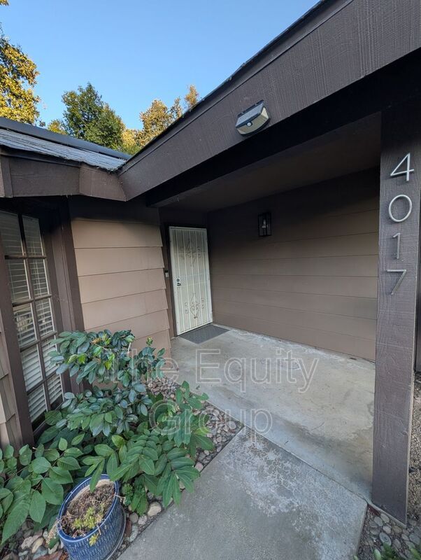 Photo - 4017 W Hillsdale Ct