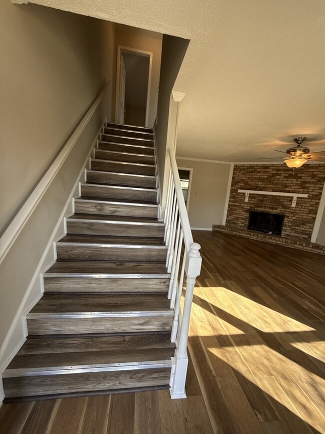 Photo - 2151 Westmead Dr SW