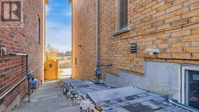 Photo - 49 Hopewell St