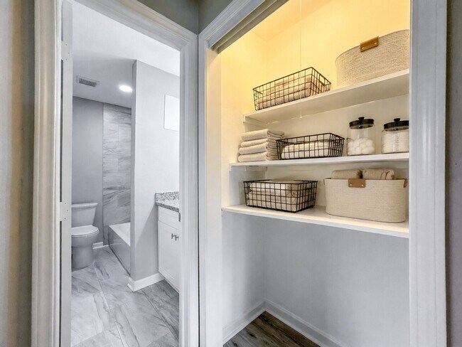 4537 Dakota St Unit 1