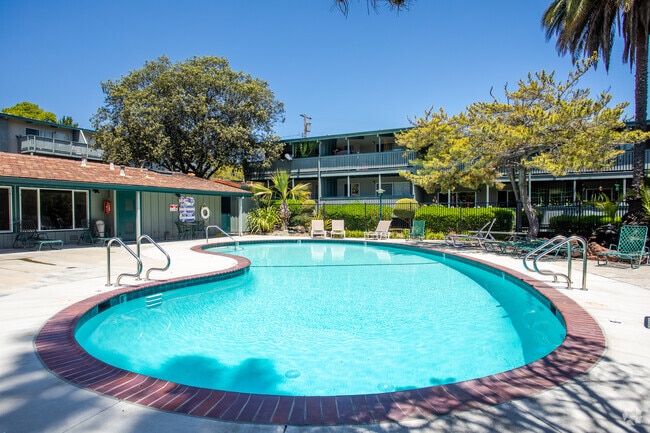Walnut Hills Apartments