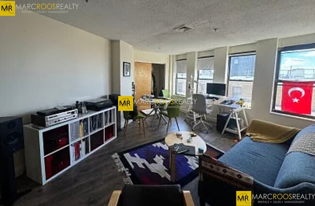 Building Photo - 1125 Boylston St Unit 606 Rental