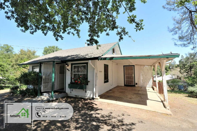 Photo - 1825 Grand Coulee Blvd