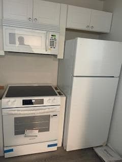 Building Photo - 230 Canterbury J Unit 230 Rental