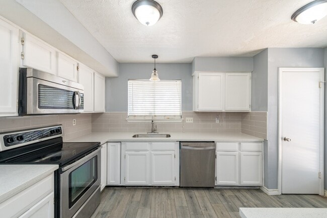 Photo - 3323 Silverside Dr