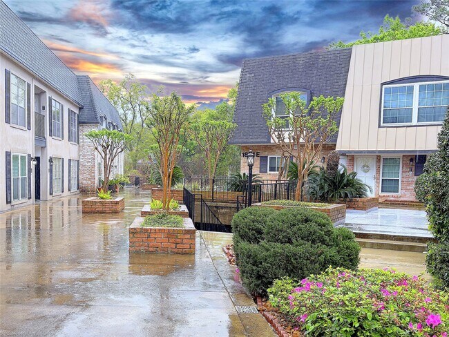 Photo - 1801 Stoney Brook Dr Unit 106