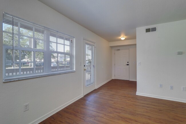 Photo - 2675 50th Ave N Unidad 210