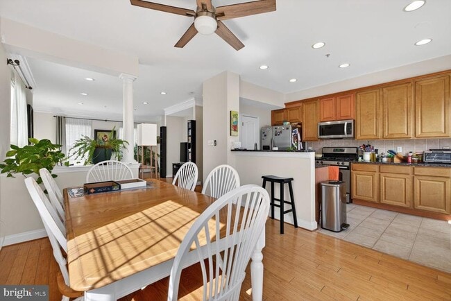 Photo - 102 Pasture Side Pl