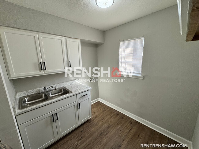 Photo - 285 Lucy Ave