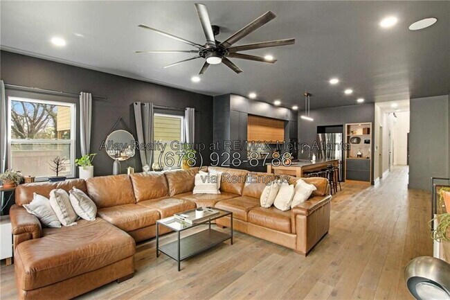 Photo - 491 Dunbar St SW