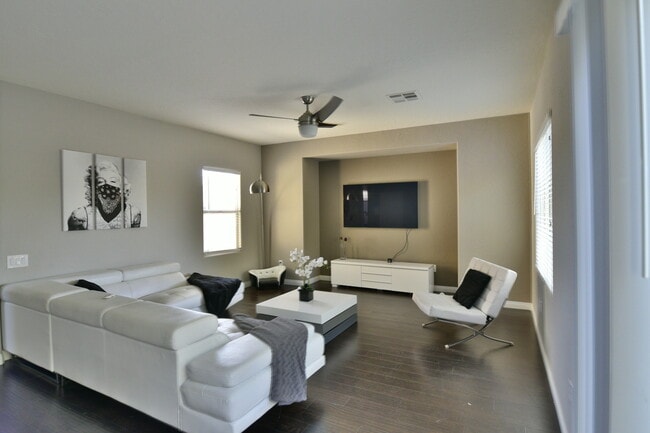 Photo - Gorgeous 3Bed/2.5Bath, 2-Story Home located in the Aliante Area