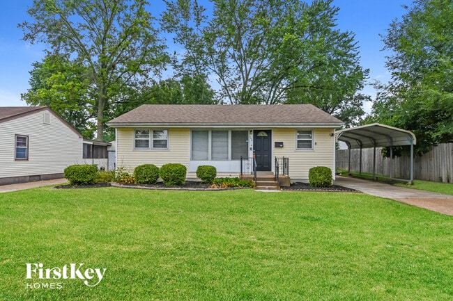 Photo - 240 Maple Dr