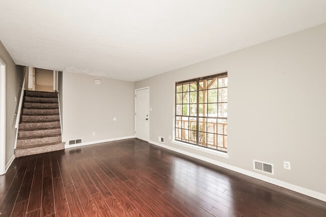 Photo - 6957 Cedar Hill Ct