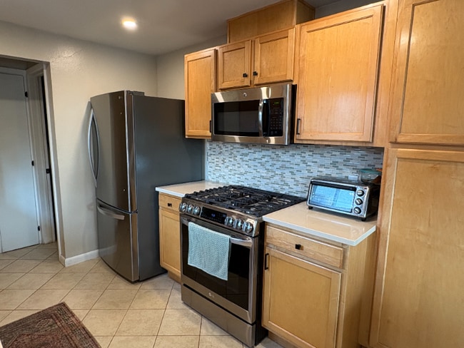 Photo - 925 Wolff St