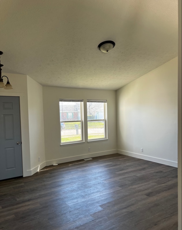 Photo - 122 Detchon Ct