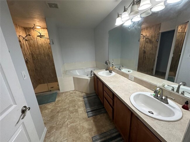 Photo - 209 Aberdeen St